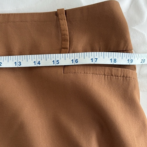 Lane Bryant Brown 4 Season Slim Capri Mid Size. Button/ 2 Hook Closure. Size 20 - Picture 10 of 11